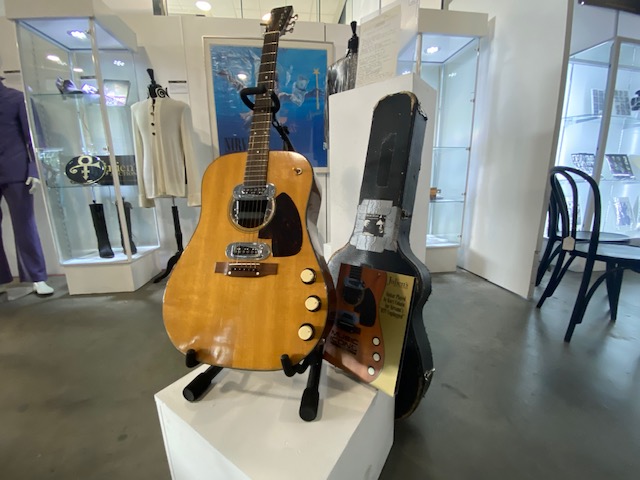 Kurt Cobain's <i>MTV Unplugged</i> Guitar Sells for Over $6 Million